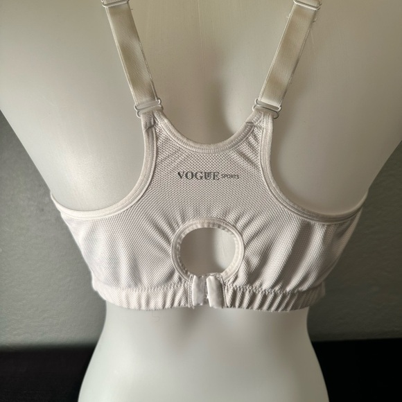 Women’s white vogue sports bra size 38D - Picture 3 of 6